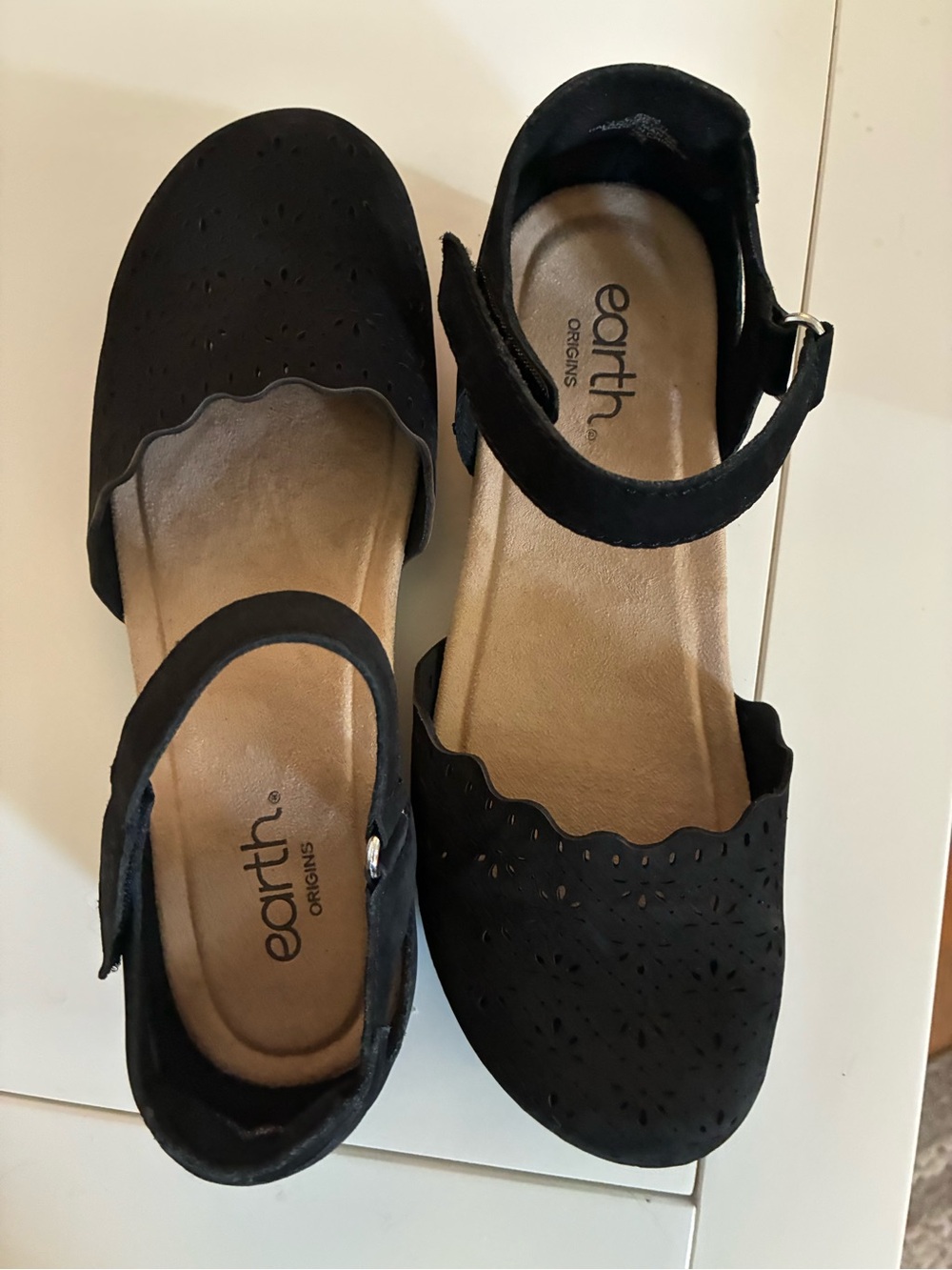 Earth Origins Black Scalloped Mary Jane Flats with Ankle Strap, never worn!